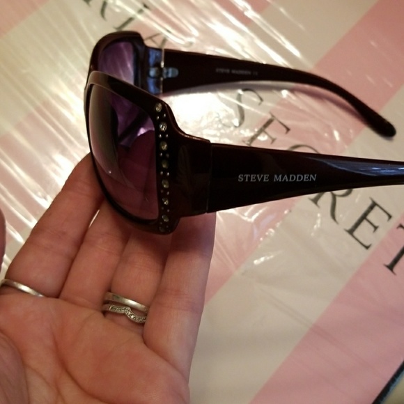 Nwot Steve Madden Sunglasses UVA protected Crystal main image 3